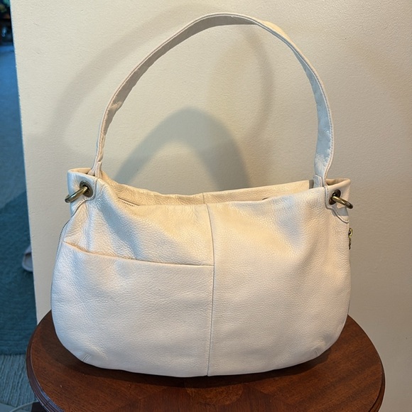 Hobo Leather cream colored hobo bag expanding bottom exterior back pocket VGUC - Picture 5 of 16